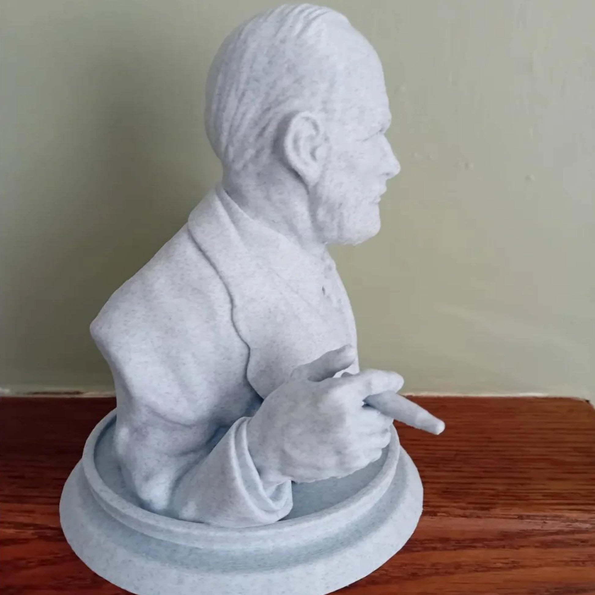 Sigmund Freud Bust Decor – Unique Desk Toy & Gift for Book Lovers - CraftyLabz